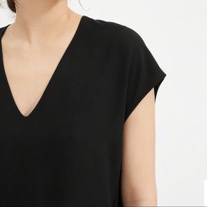 Everlane Go-weave v-neck tee